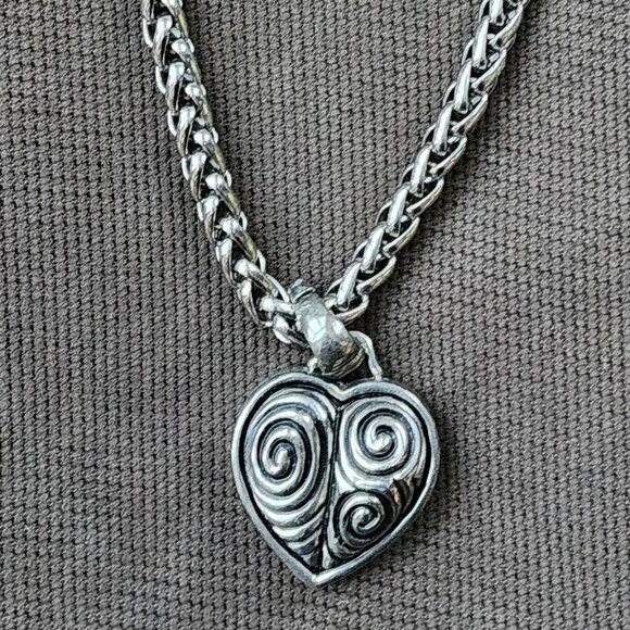 Etsy Vintage Silver Tone Floating Heart Necklace - Picture 8 of 16